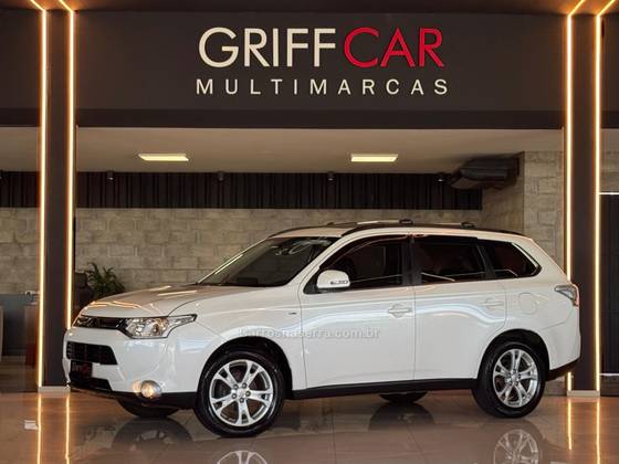 MITSUBISHI OUTLANDER 3.0 GT 4X4 V6 24V GASOLINA 4P AUTOMÁTICO